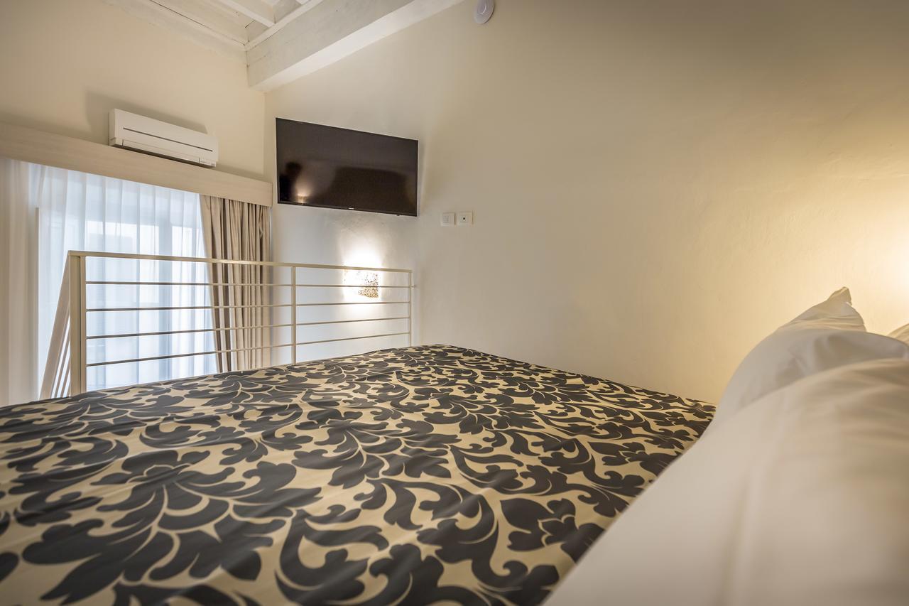 Residenza Alessandra Florens Exteriör bild